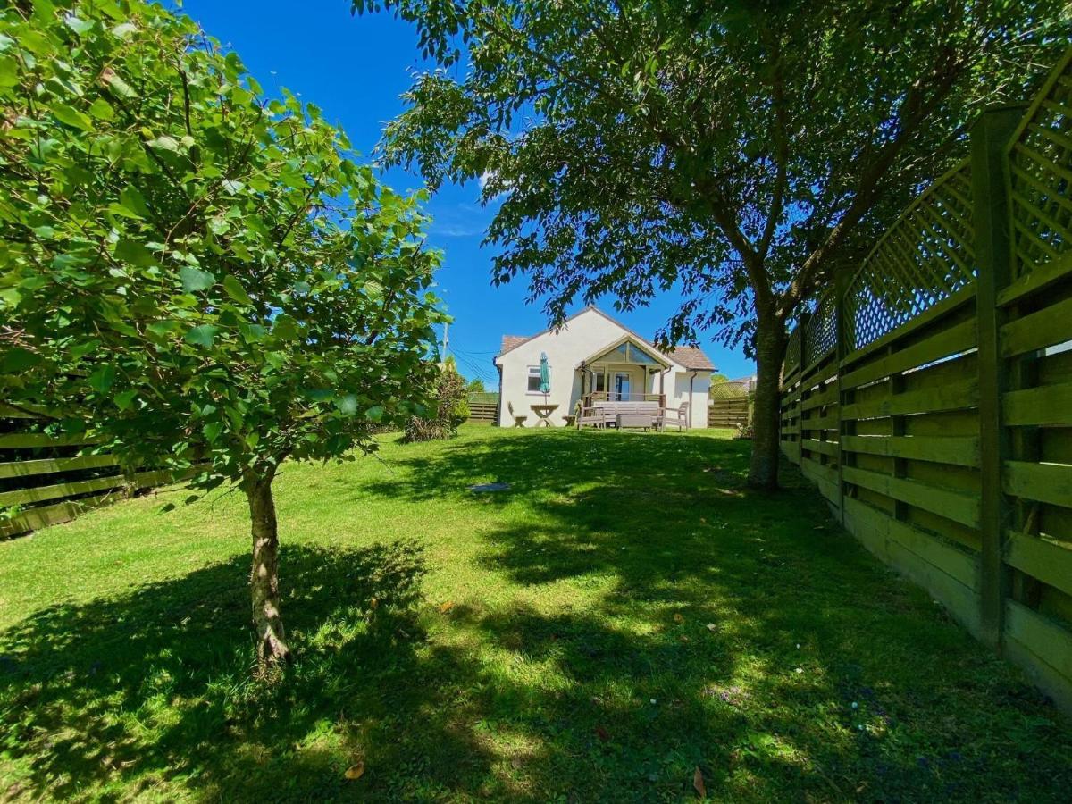 Golden Acre Jurassic Coastal Lodges ,Eype บริดพอร์ต ภายนอก รูปภาพ
