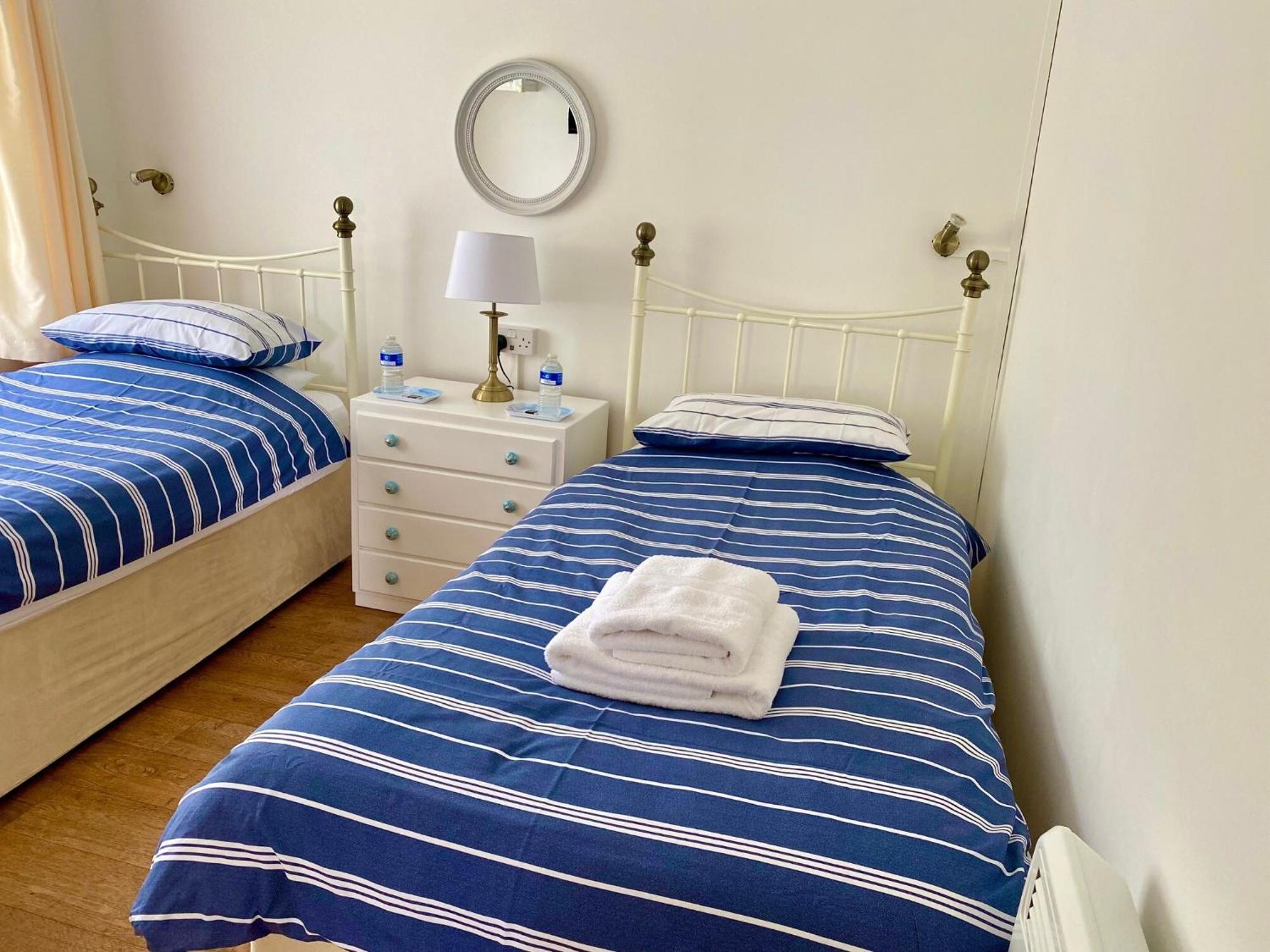 Golden Acre Jurassic Coastal Lodges ,Eype บริดพอร์ต ภายนอก รูปภาพ